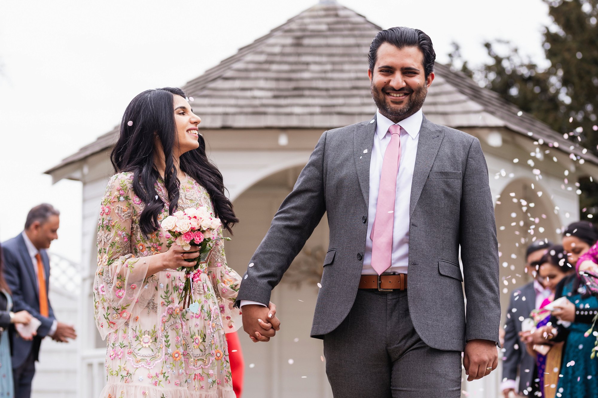Leicester Registry Office, Glenfield, confetti, Leicester Asian Wedding Photographer