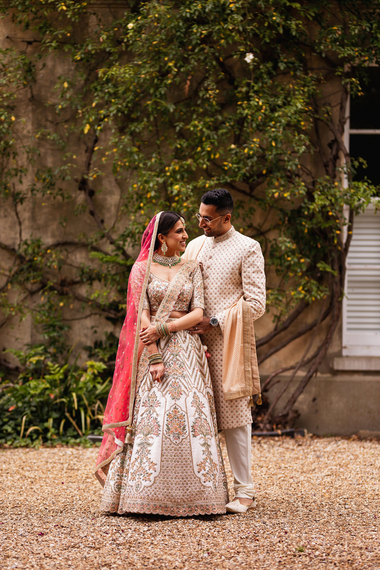 Northbrook Park, Farnham, Hindu Wedding, bride and groom portrait