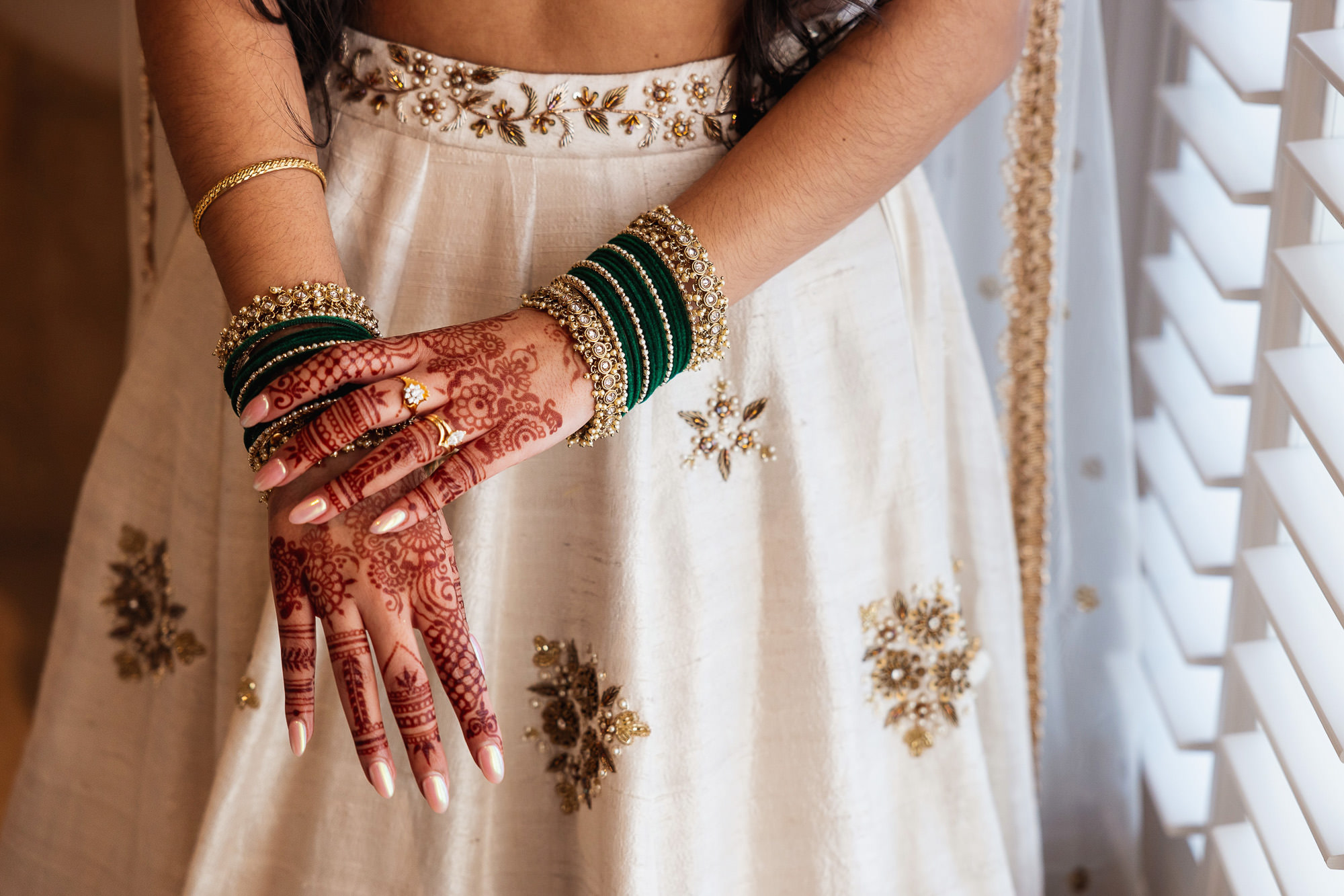 Hindu wedding photographer, Northbrook Park, Farnham, Surrey, fusion wedding, bride getting ready