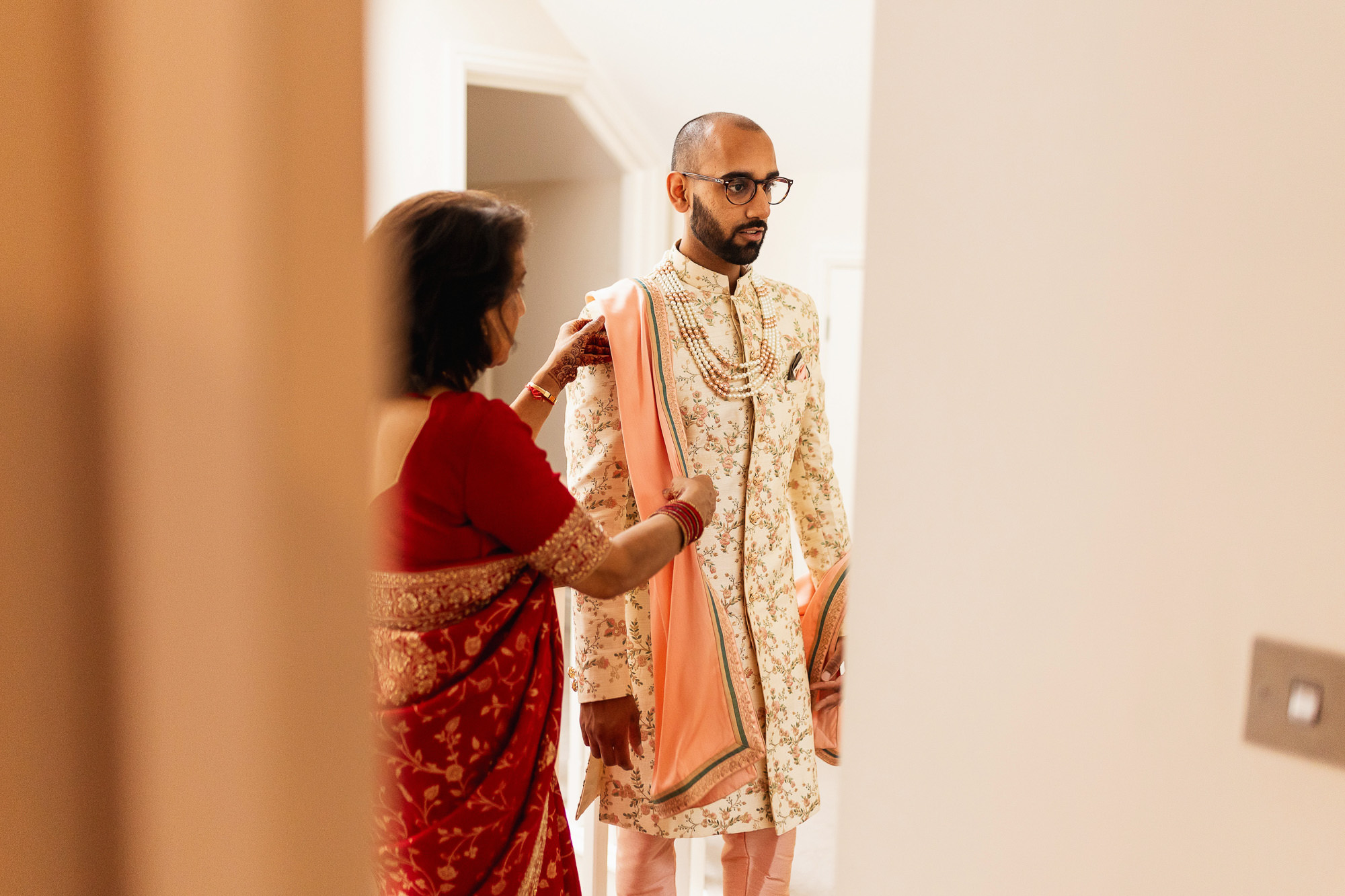 Northbrook Park, Hindu Wedding & Reception, Documentary Wedding Photographer, groom getting ready
