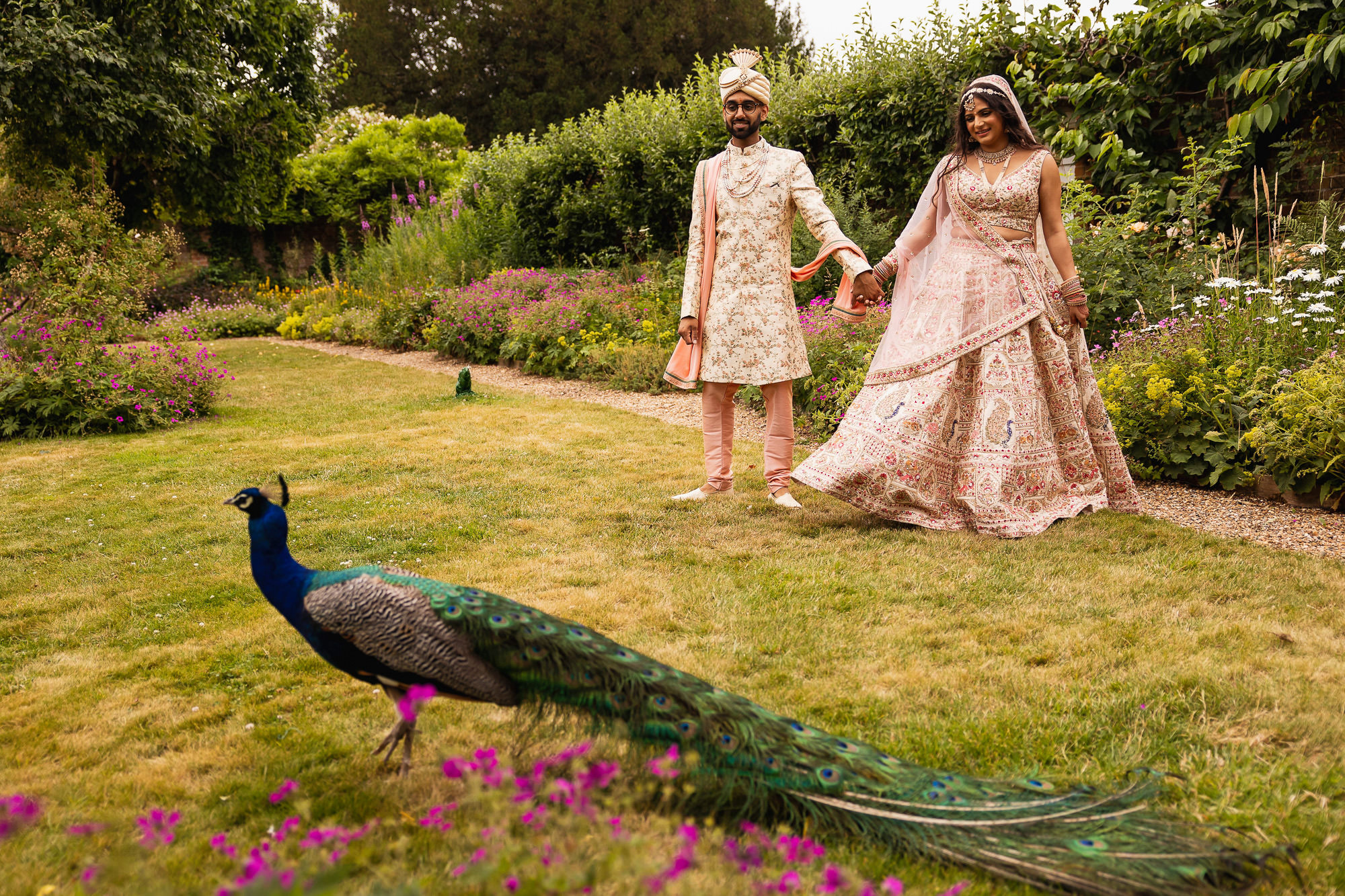 Northbrook Park, Hindu Wedding & Reception, Documentary Wedding Photographer, couples portraits