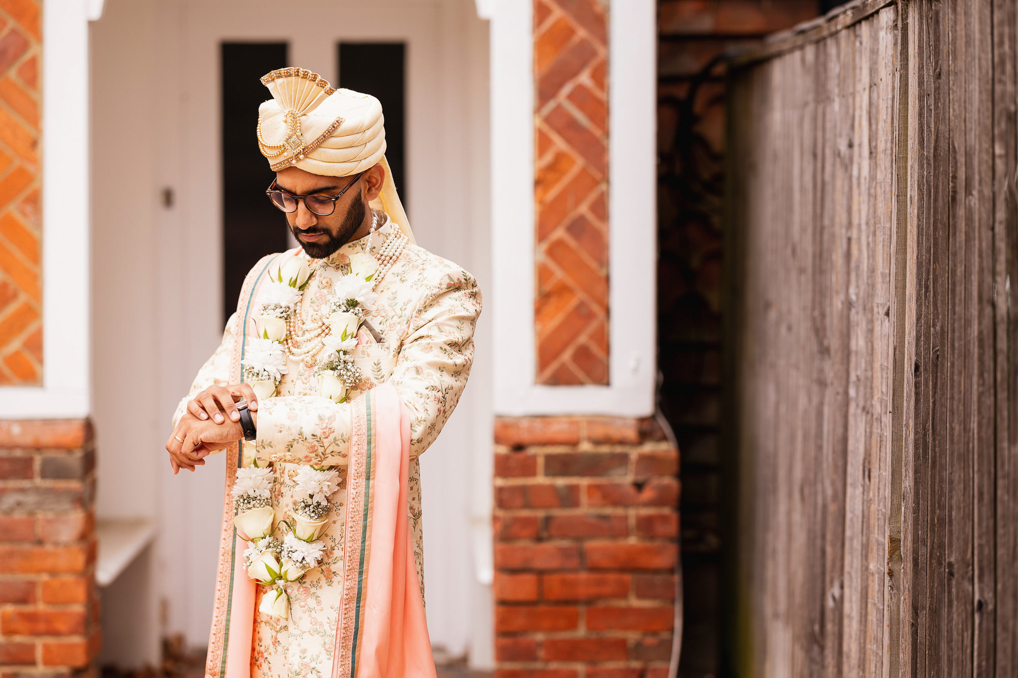 Northbrook Park, Hindu Wedding & Reception, Documentary Wedding Photographer, grooms portraits