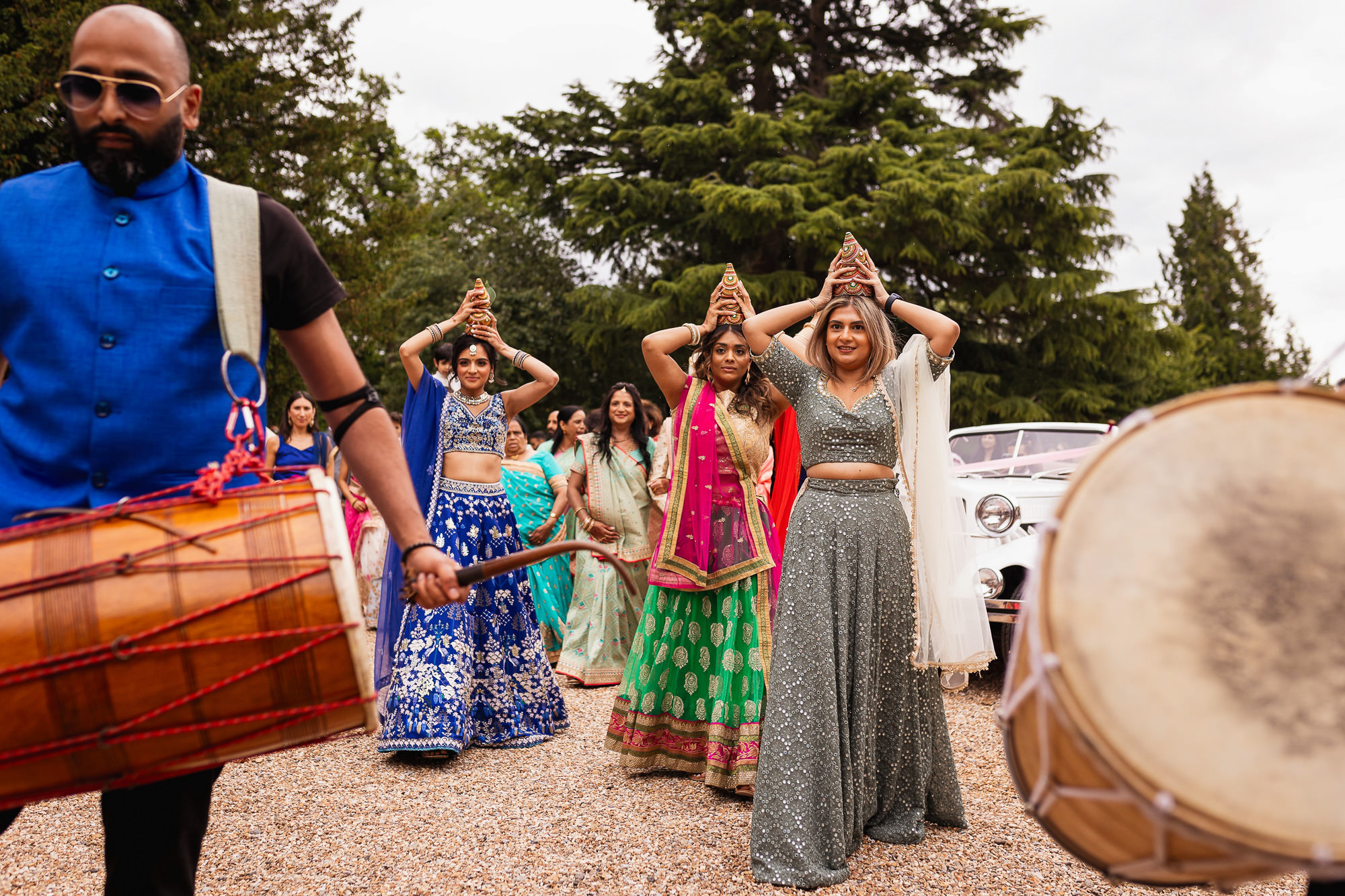 Northbrook Park, Hindu Wedding & Reception, Documentary Wedding Photographer, groom arrival