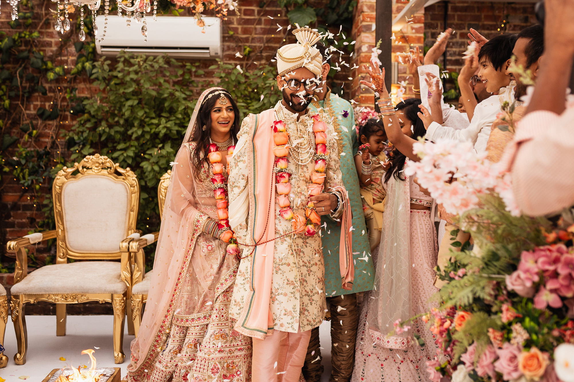 Northbrook Park, Hindu Wedding & Reception, Documentary Wedding Photographer, pheras
